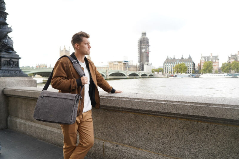 TRP0240 Troop London Classic Canvas Laptop Messenger Bag - 16.5 Diagonally - Image 41